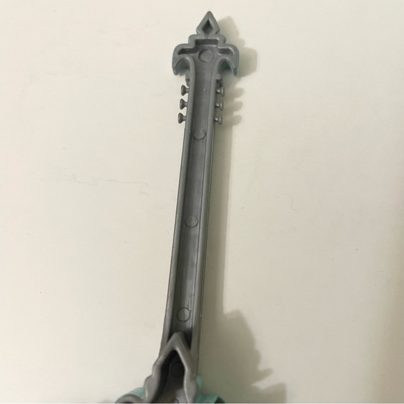 Moxie Girlz Sophina Jammaz Jammin Sleepover Crown Guitar Doll Accessory - Picture 8 of 10